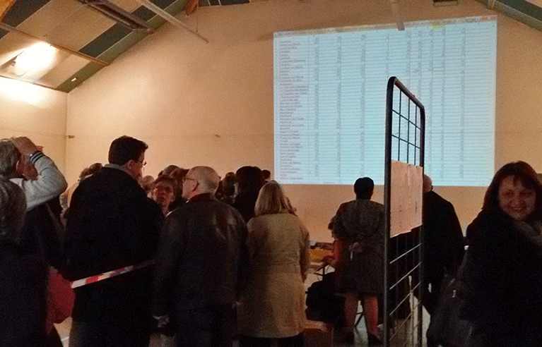 Projection sur grand écran des résultats des 52 communes du canton